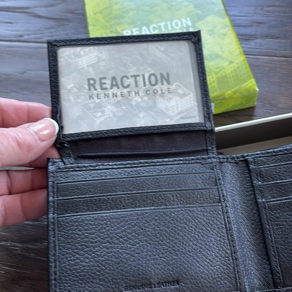 Reaction Kenneth Cole Black Genuine Leather Wallet/card/bill/ID holder,slim fit - Picture 4 of 7